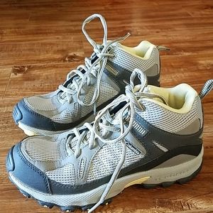 COLUMBIA HIKING SHOE